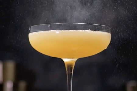 Brazilian Gimlet in der Coupette